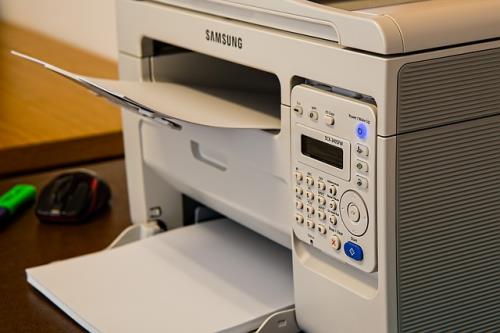 Drucker und Scanner im papierlosen Büro